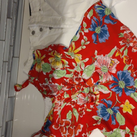 NWT Sienna Sky red floral tank top - Picture 6 of 7